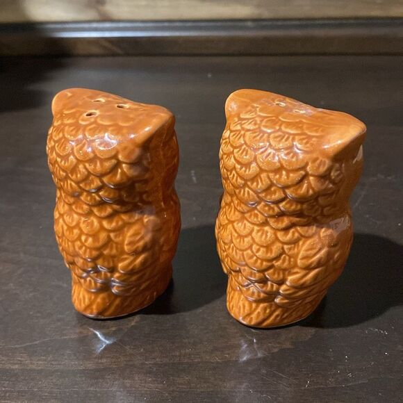 Vintage Ceramic Pair of Brown Owls Salt & Pepper Shaker Set - Picture 5 of 7
